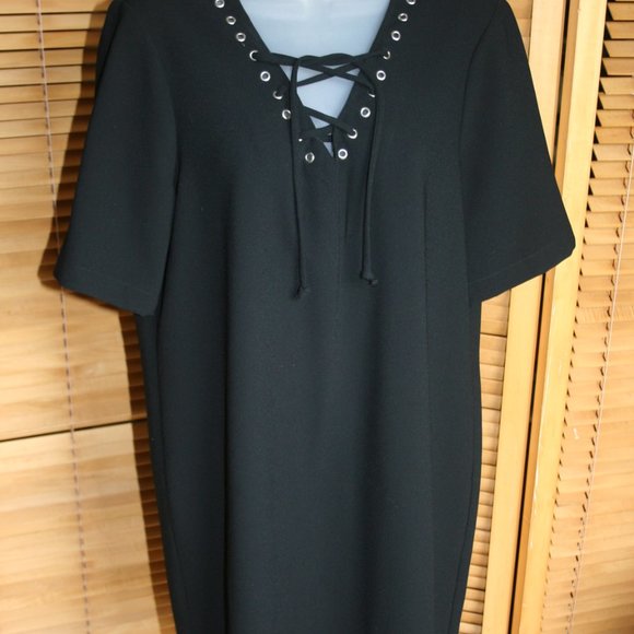 Karen Kane Black Dress w/Drop V Neck with Eyelets and Lace Up Size M - Picture 9 of 10